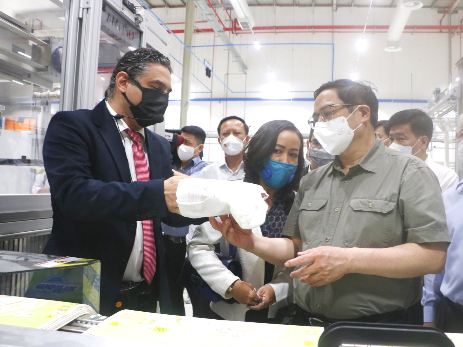 Thủ tướng Phạm Minh Chính tham quan thực tế doanh nghiệp tại Khu công nghiệp Becamex Bình Phước