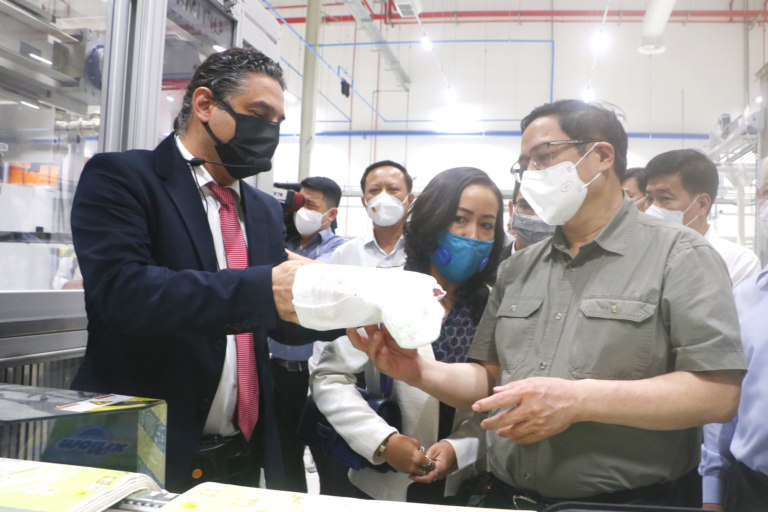 Thủ tướng Phạm Minh Chính tham quan thực tế doanh nghiệp tại Khu công nghiệp Becamex Bình Phước